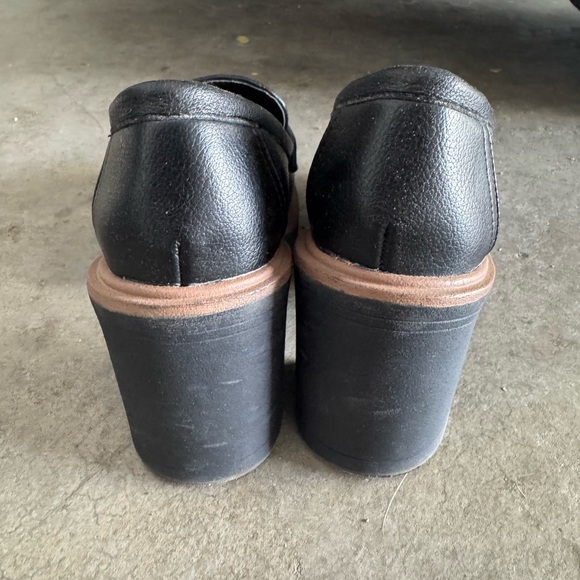 Classic Black Loafers with Brown Sole - Picture 3 of 3